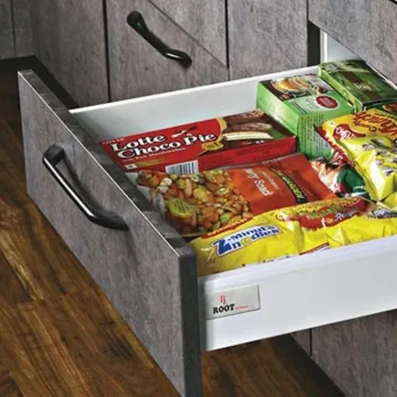 Tandem pull-out baskets in a modular kitchen